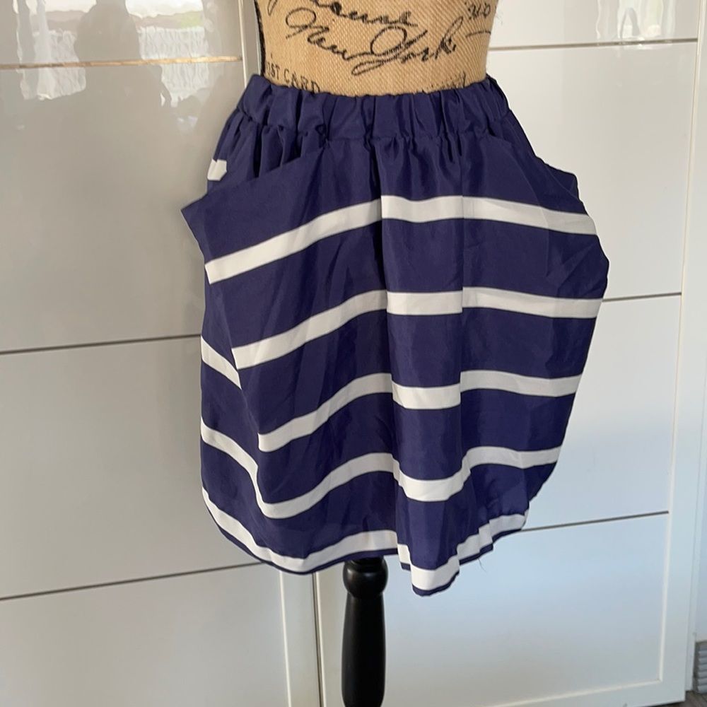 BCBG generations skirt